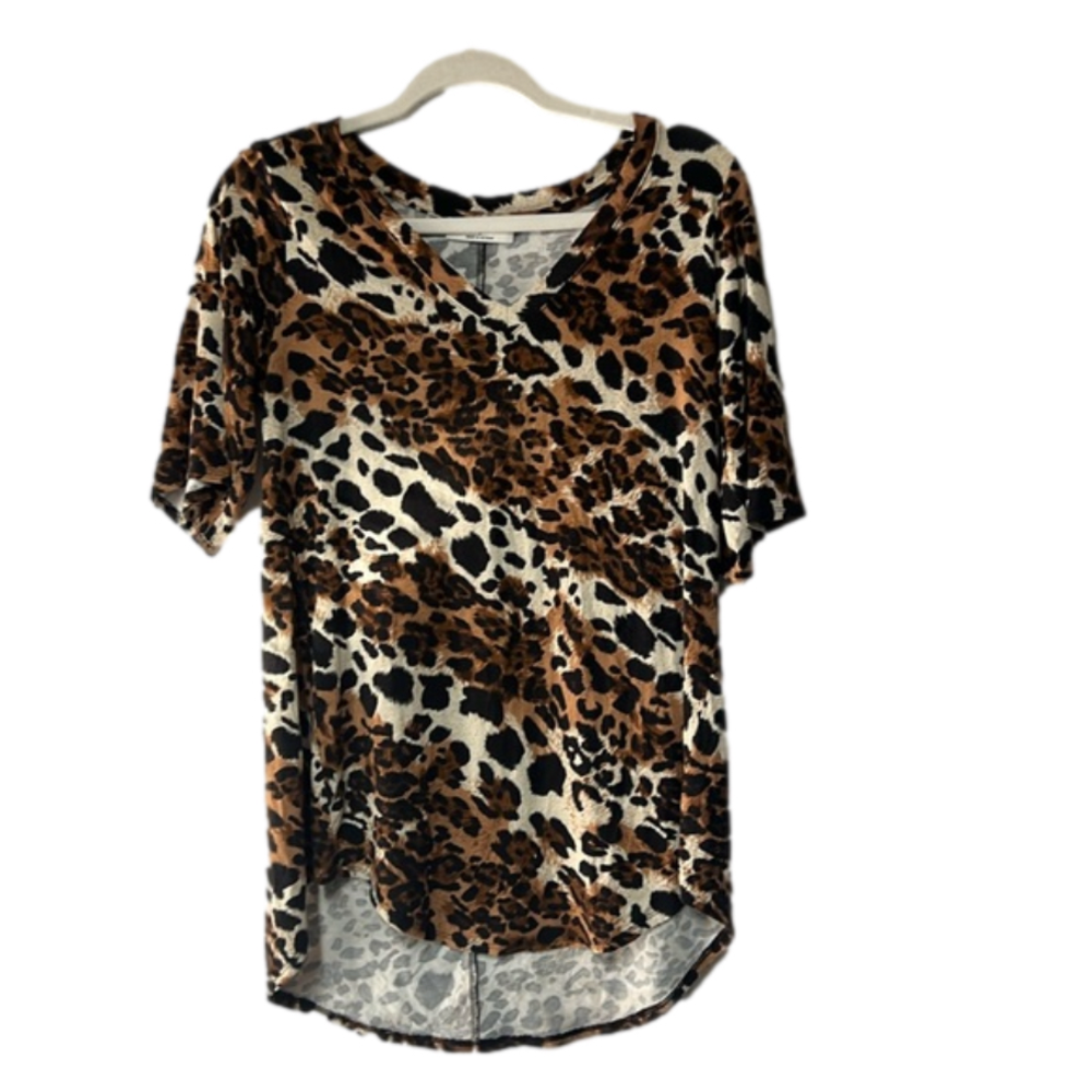 Women’s Zenana Leopard Print top size S comfy slick‎ material great condition